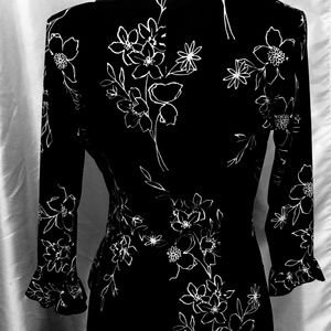 Alyn Paige wrap  dress black w/gold sz 10 womens